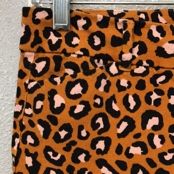 Old Navy Mid-Rise Printed Pixie Ankle Pants for Women's 2 leopard abstract EUC - Picture 5 of 14